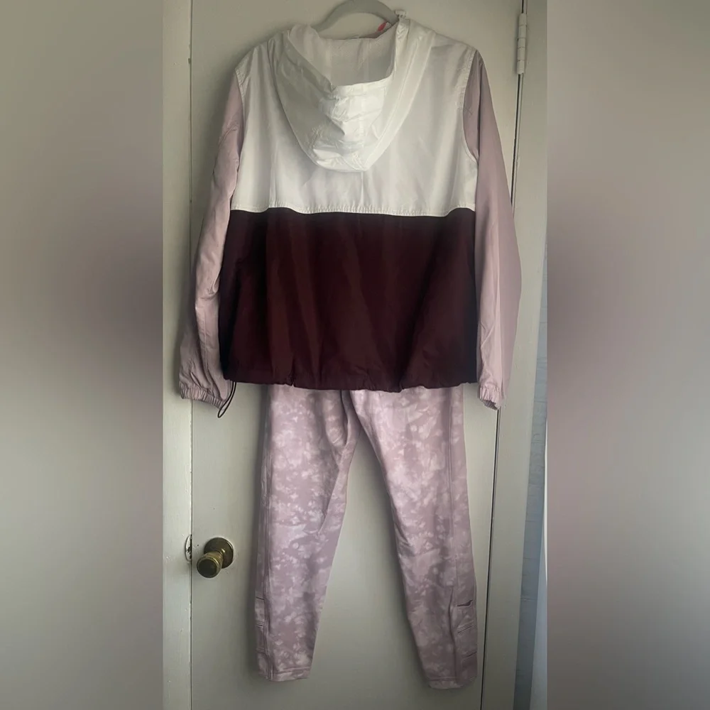 Old Navy Active Large Legging Medium‎ tops - Picture 3 of 13